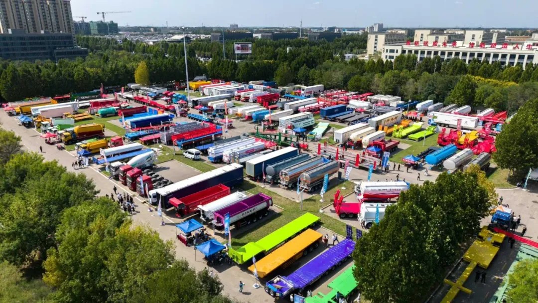 2121非凡体育官方网站光学在梁山车辆展 (5)